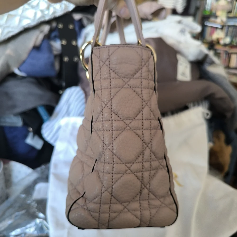 CHRISTIAN DIOR Grained Calfskin Medium Supple Lady Dior